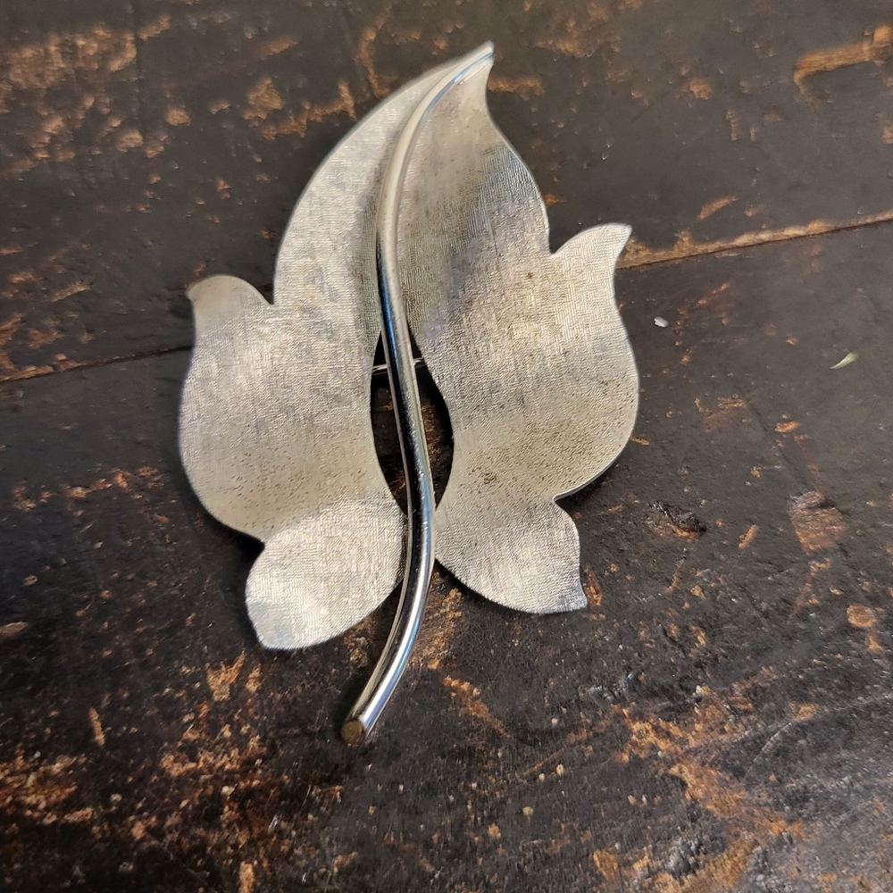 Van Dell Sterling Silver Leaf Brooch